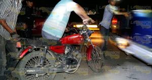 Detienen a ladrones de motocicleta