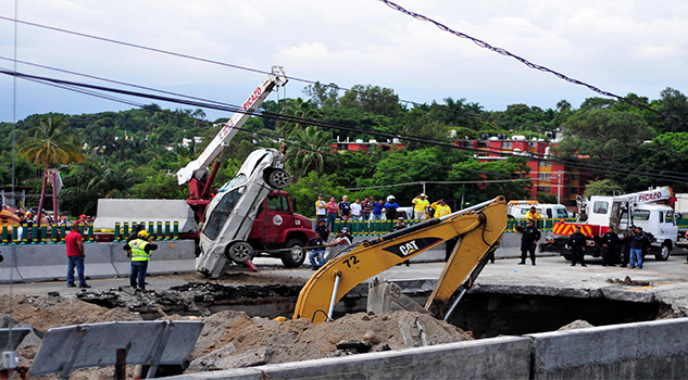 Los dos fallecidos en el socavón de Cuernavaca murieron por asfixia socabonmuerto