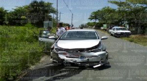 Tres lesionados en aparatoso choque.