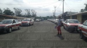 Unidades a la espera de ser atendidas por Transporte Público.