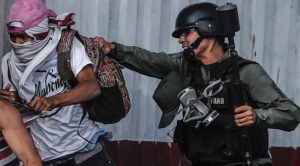 Venezuela desafía la prohibición de salir a protestar