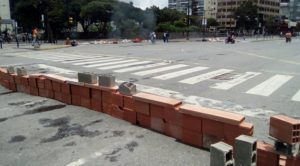 Venezuela desafía la prohibición de salir a protestar