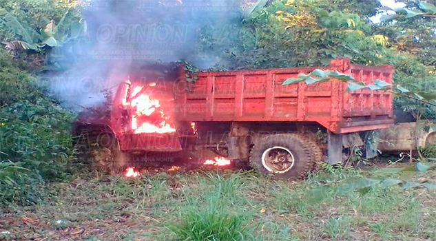 ¡Arde un camión! ¡Arde un camión!