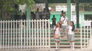 ¡Causan daños y roban en escuela!