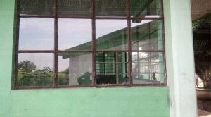 ¡Causan daños y roban en escuela!