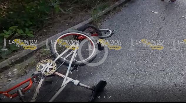 Ciclista sufre aparatoso accidente sobre la carretera Huejutla-Huitzachahuatl Accidente Bicicleta