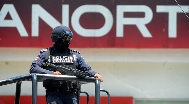 Asaltan sucursal bancaria en Xalapa Asaltan Sucursal Banorte Xalapa