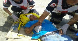 Autobús atropella a pareja de motociclistas Autobús de trasporte Alamo con placas1