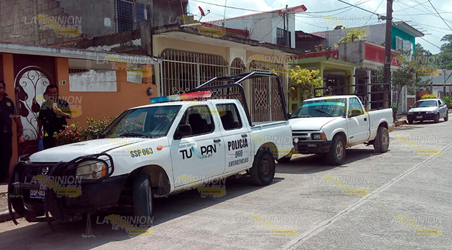 Policía Municipal asegura camioneta y la remiten a sus instalaciones Camioneta Asegurada Remitida