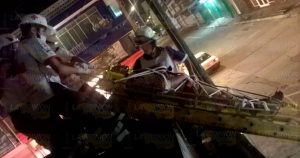 VIDEO: Se salvó de una caída de 8 metros