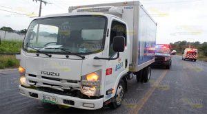 Choque por alcance en la carretera Poza Rica, Ma. De la Torre, tramo Coatzintla.