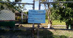 Padres de familia, exigen destitución de maestras