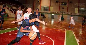 GOLDEN MP SE HACE NOTAR; EMPATA LA SERIE