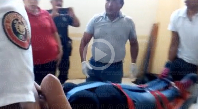 Joven mujer sufre aborto en los baños del Palacio Municipal en Papantla. Joven mujer sufre aborto en los baños del Palacio Municipal en Papantla.