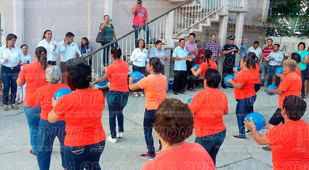 Jóvenes Ayer Acto Cívico