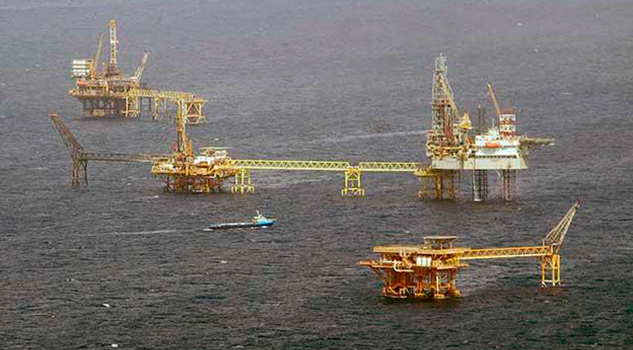Pemex diversifica poco su producción de crudo PEMEX