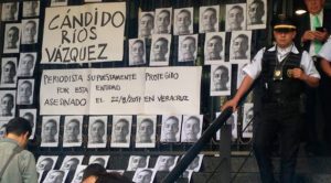 Así protestaron periodistas en Segob, por asesinato de Cándido Ríos