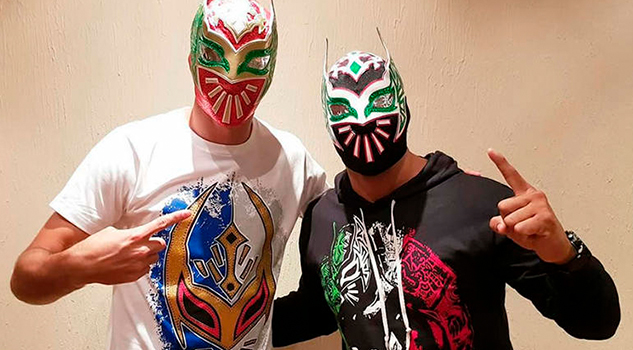 Raúl Jiménez recibió la visita de Sin Cara en concentración del Tri Raúl Jiménez recibió la visita