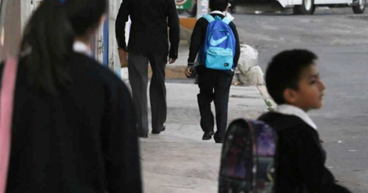 Regresan a clases 25 millones de alumnos de nivel básico Regresan a clases 25