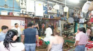 Se registra incendio en una casa comercial