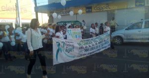 Sensibilizan a mujeres sobre el cáncer cervicouterino.