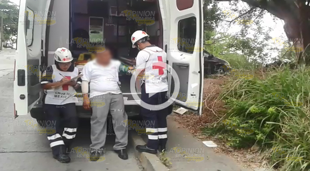 Sujetos hieren y asaltan a taxista Sujetos asaltan e hieren a taxista