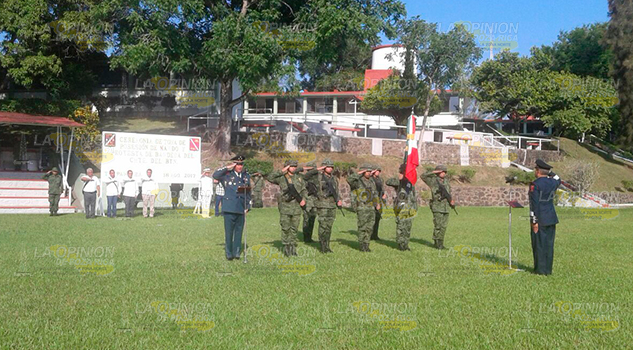 Realizan ceremonia de toma de posesión y protesta de bandera Tuxpan