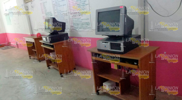 Proyecto Federal en el olvido Zozocolco Sin Computadoras