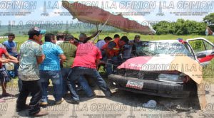Un muerto y 5 heridos accidentetihuatlan