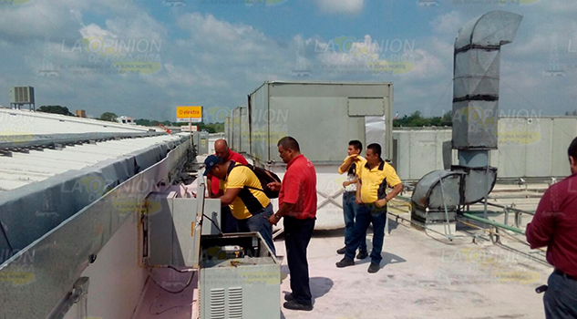 Intento de incendio en azotea de Coppel