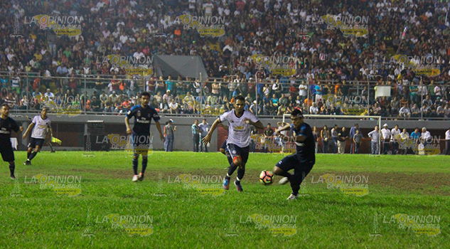 Albinegros y Faja de Oro, dentro