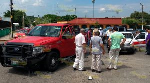 Pasajera herida tras fuerte colisión frente al gimnasio