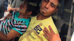 Pasajera herida tras fuerte colisión frente al gimnasio