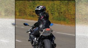 Muere la sensual ‘reina de las motocicletas’ en trágico accidente