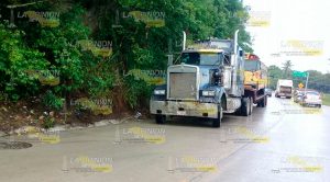 Vehículos de carga continúan quedando varados en libramiento