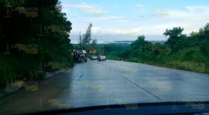 Vehículos de carga continúan quedando varados en libramiento