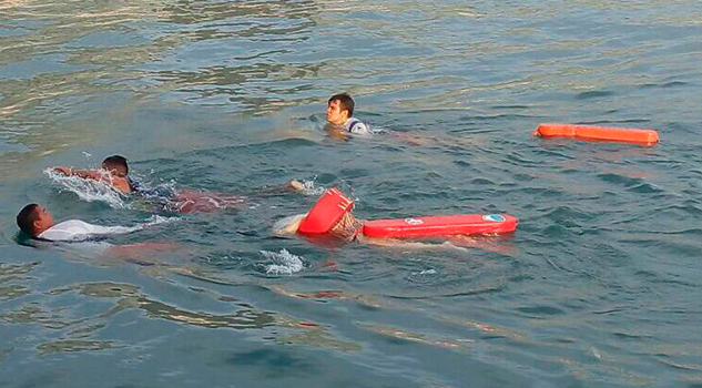 Encuentran mujer flotando en el malecón de Veracruz