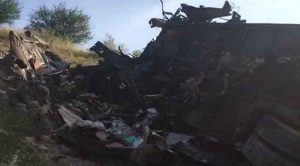 Fuerte choque tráiler y autobús; al menos 10 muertos