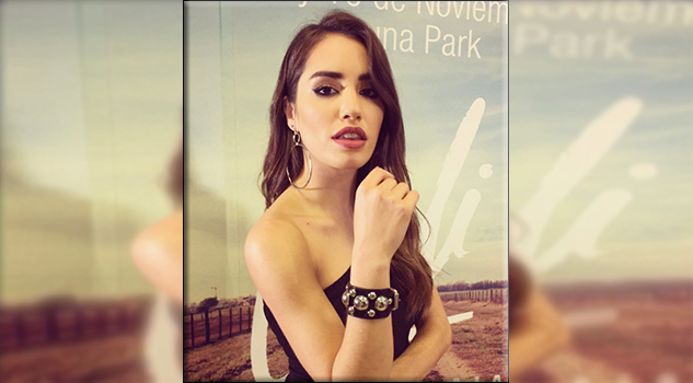 ¡Lali Espósito se pone muy hot con un sensual topless! ¡Lali Espósito se pone muy hot con un sensual topless!1