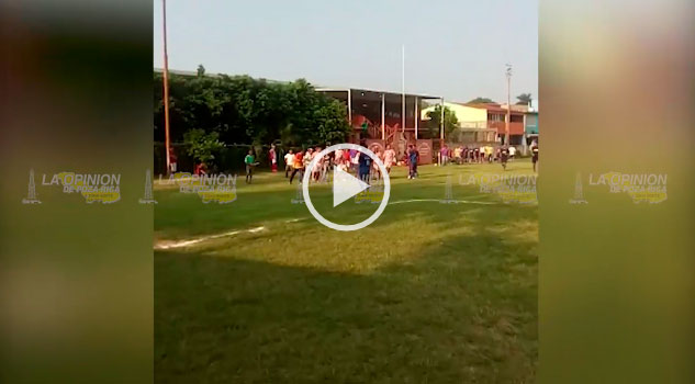 Agreden a árbitro a mitad del partido