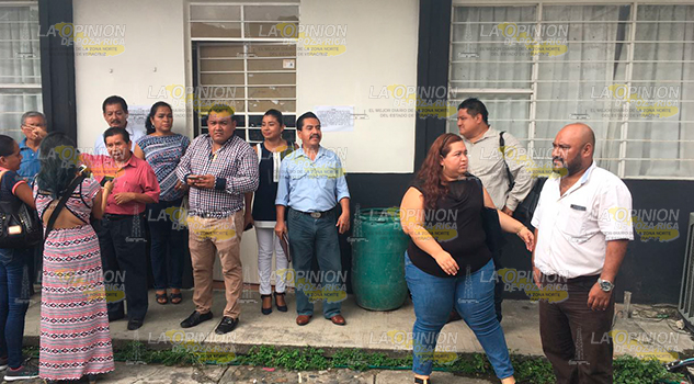 Abogados se manifiestan a las afueras del Juzgado Primero de Primera Instancia Abogados Manifiestan Afueras Juzgado Primero