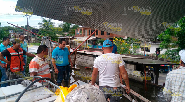 Alcalde recorre Venustiano Carranza para evaluar daños Alcalde Venustiano Carranza Inicia Recorrido