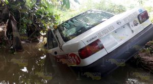 ¡TAXI ARRASTRADO POR LA CORRIENTE! Taxi Arrastrado Corriente