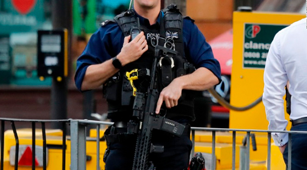 Arrestan a un hombre en relación con el ataque en el metro de Londres Arrestan a un hombre en relación con el ataque en el metro de Londres