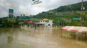 Arroyo del Ídolo se desbordó Arroyo Ídolo Desbordó