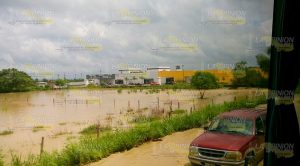 Arroyo del Ídolo se desbordó Arroyo Ídolo Desbordó