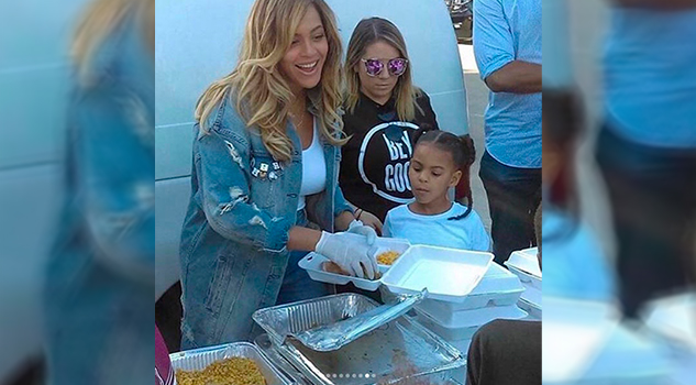Beyoncé y Blue Ivy llevan ayuda a víctimas de Harvey Beyoncé Blue Ivy Ayuda Víctimas Harvey