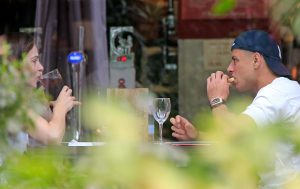 Primeras fotos de Chicharito y Andrea Duro como pareja oficial Chicarito y Andrea Duro