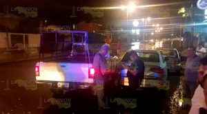 Ebrio conductor pierde el control y choca Ebrio Conductor Pierde Control Choca