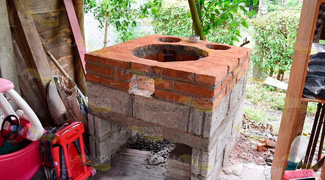 Construyen estufas ecológicas Construyen estufas ecológicas